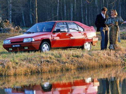 bx_19_gti_1986_avec_mannequins_0.jpg